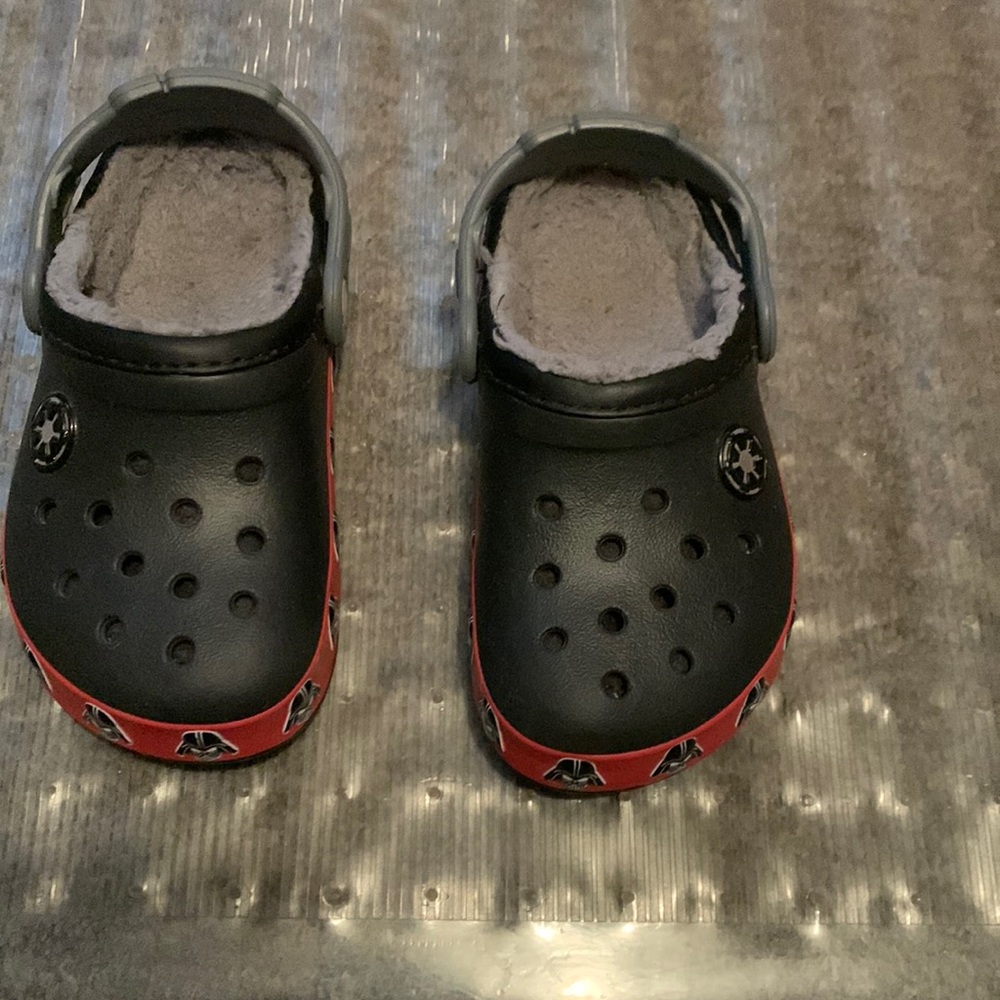 Disney Star Wars “Darth Vader” Fur Croc